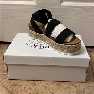 BRAND NEW! Black Steve Madden Espadrille Wedge